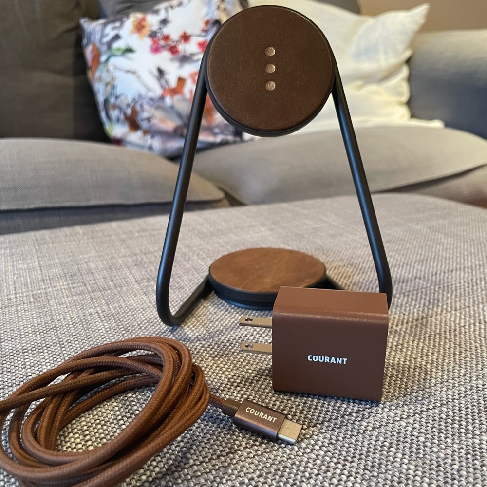 Courant Mag 2 Classic Phone Charger